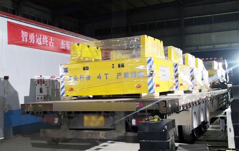 大連某客戶陰極輥軌道電動(dòng)運(yùn)輸車(chē)成功交付